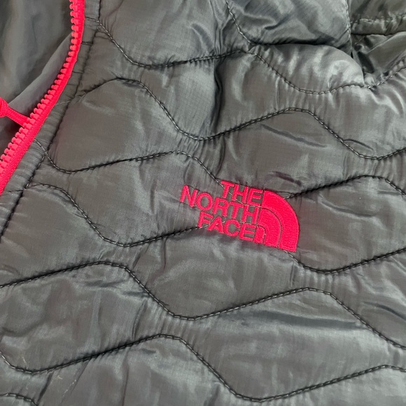 The North Face Thermoball Jacket - Picture 8 of 8